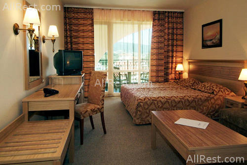 Majestic Hotel & Residence 26